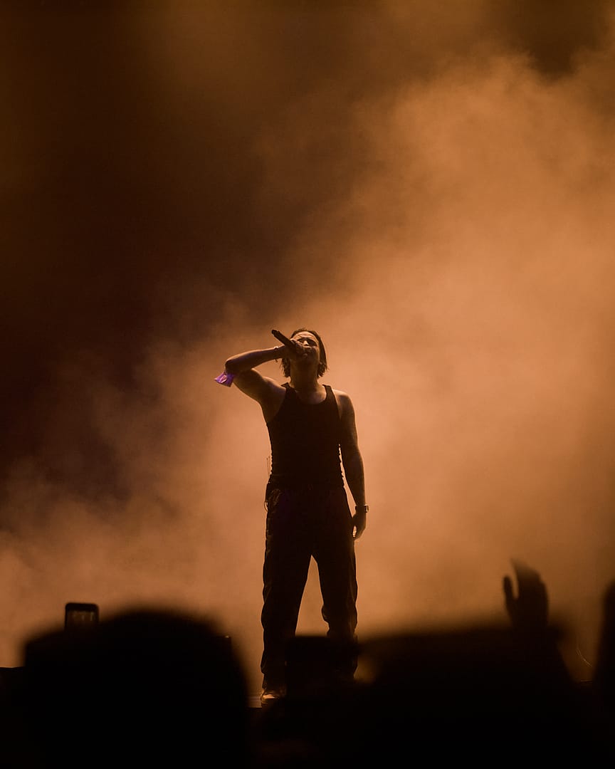 1-SZENE_21_Yung-Hurn_BY_RAFAEL-S-ROMAN_3114